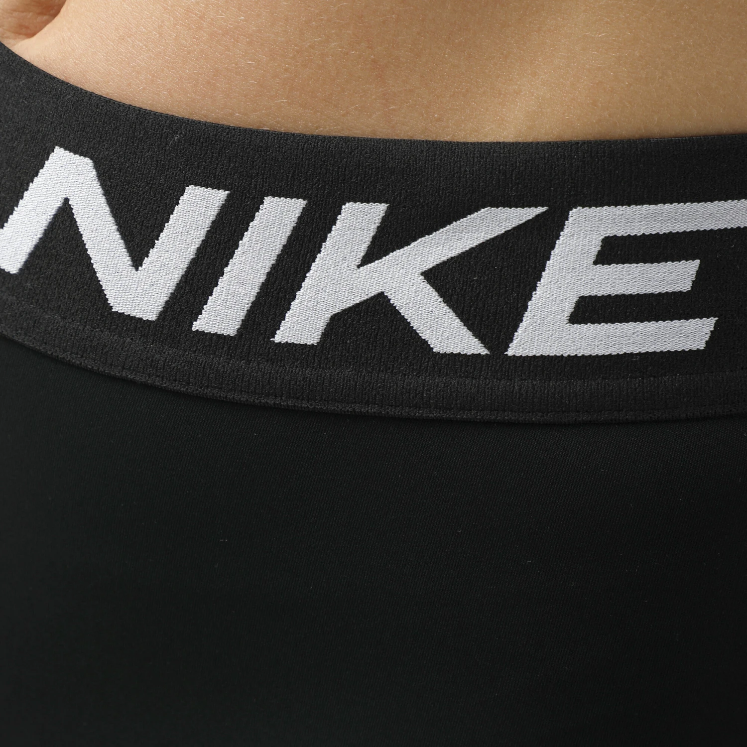 Nike Pro 365 3/4 Tight Women - Black, White 8 Nike Pro 365 3/4 Tight Women - Black, White - Image 6