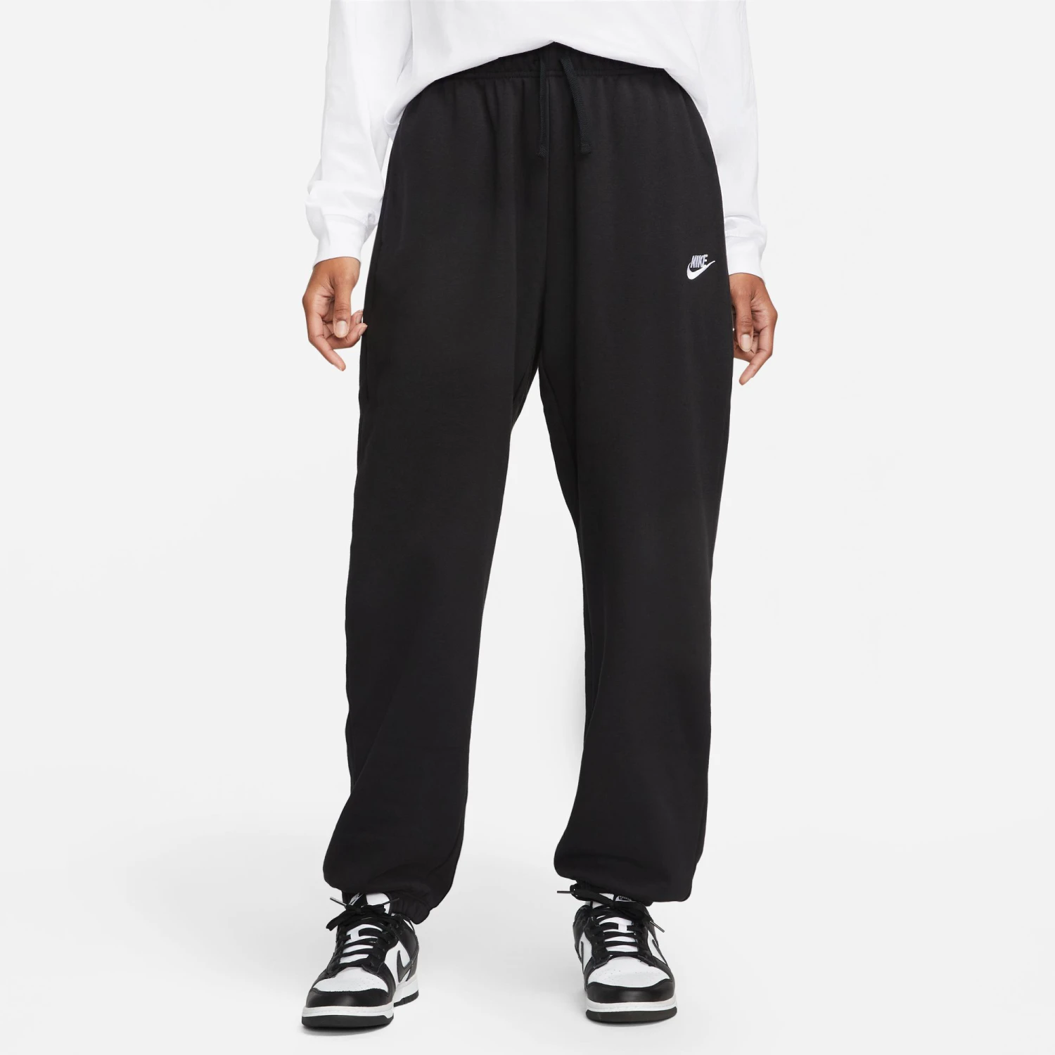 Nike Sportswear Club Fleece Mid-Rise Oversized Training Pants Women - Black 6 Nike Sportswear Club Fleece Mid-Rise Oversized Training Pants Women - Black - Image 4
