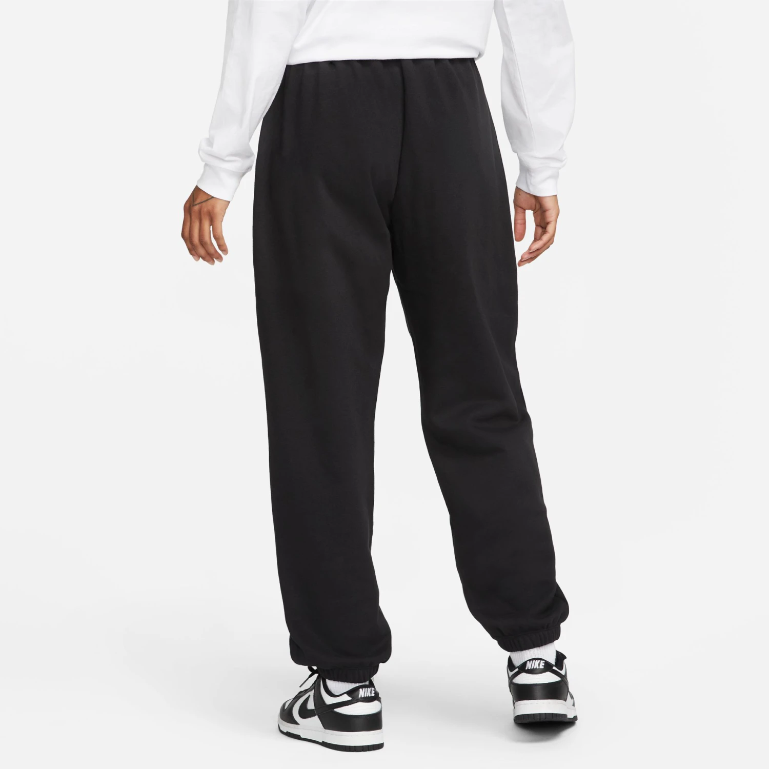 Nike Sportswear Club Fleece Mid-Rise Oversized Training Pants Women - Black 7 Nike Sportswear Club Fleece Mid-Rise Oversized Training Pants Women - Black - Image 5