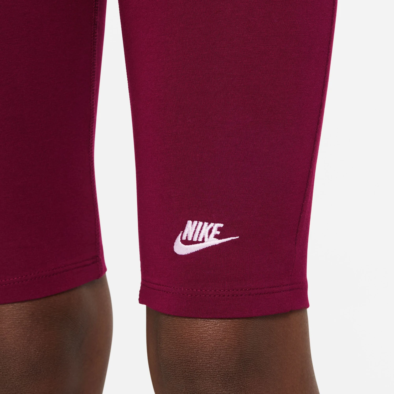 Nike Sportswear 9in Tight Girls - Dark Red 6 Nike Sportswear 9in Tight Girls - Dark Red - Image 4